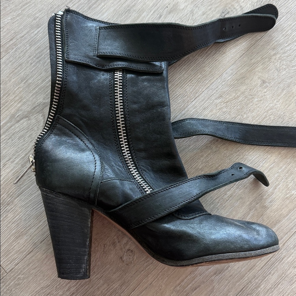 Chloe Black Leather Buckle Boots - Picture 4 of 11